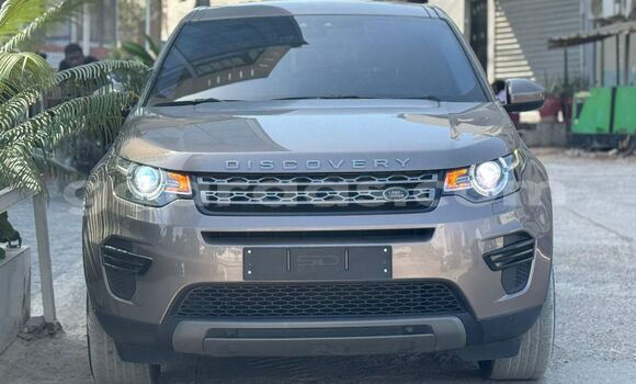 Buy Import Land Rover Discovery Silver Car in Dakar in Dakar Buy Import Land Rover Discovery Silver Car in Dakar in Dakar