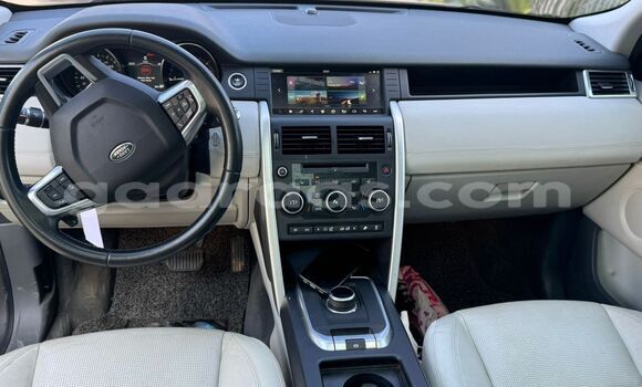 Buy Import Land Rover Discovery Silver Car in Dakar in Dakar Buy Import Land Rover Discovery Silver Car in Dakar in Dakar