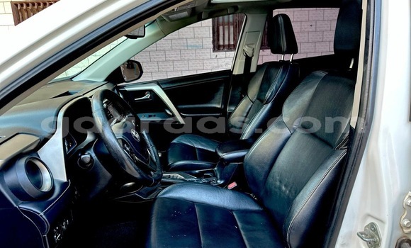 Buy Used Toyota RAV4 White Car in Dakar in Dakar Buy Used Toyota RAV4 White Car in Dakar in Dakar
