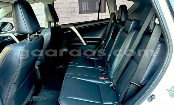 Buy Used Toyota RAV4 White Car in Dakar in Dakar Buy Used Toyota RAV4 White Car in Dakar in Dakar