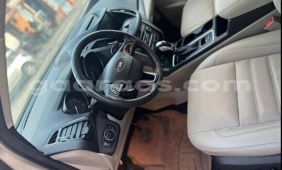 Acheter Occasion Voiture Ford Escape Autre à Dakar, Dakar Acheter Occasion Voiture Ford Escape Autre à Dakar, Dakar