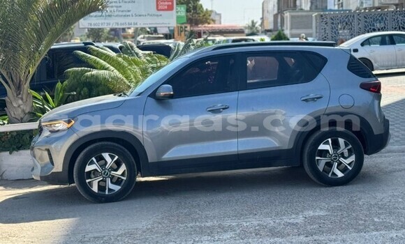 Dieundeu Occasion Kia Stinger Silver Auto in Dakar in Dakar Dieundeu Occasion Kia Stinger Silver Auto in Dakar in Dakar