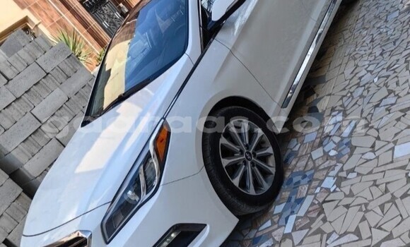 Acheter Occasion Voiture Hyundai Sonata Blanc à Dakar, Dakar Acheter Occasion Voiture Hyundai Sonata Blanc à Dakar, Dakar