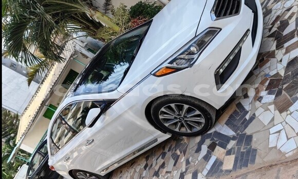 Acheter Occasion Voiture Hyundai Sonata Blanc à Dakar, Dakar Acheter Occasion Voiture Hyundai Sonata Blanc à Dakar, Dakar