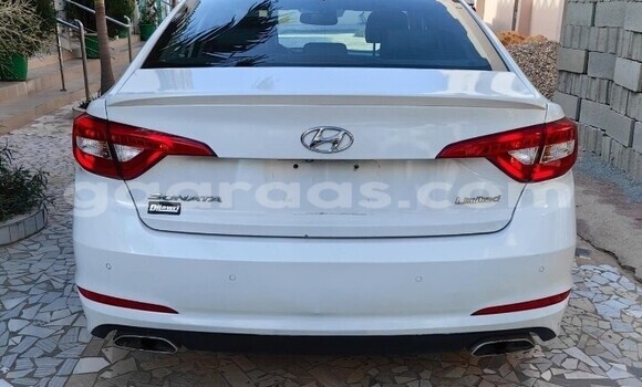 Acheter Occasion Voiture Hyundai Sonata Blanc à Dakar, Dakar Acheter Occasion Voiture Hyundai Sonata Blanc à Dakar, Dakar