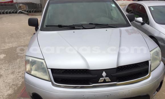 Buy Used Mitsubishi Endeavor Silver Car in Dakar in Dakar Buy Used Mitsubishi Endeavor Silver Car in Dakar in Dakar
