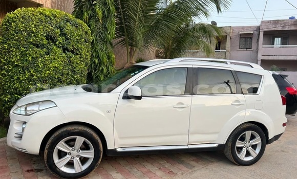 Dieundeu Occasion Peugeot 4007 White Auto in Dakar in Dakar Dieundeu Occasion Peugeot 4007 White Auto in Dakar in Dakar