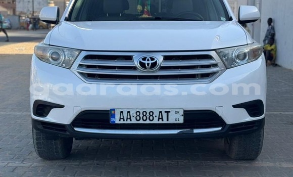 Dieundeu Occasion Toyota Highlander White Auto in Dakar in Dakar