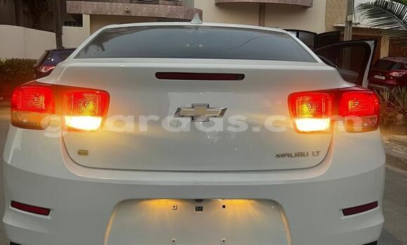 Dieundeu Occasion Chevrolet Malibu White Auto in Dakar in Dakar Dieundeu Occasion Chevrolet Malibu White Auto in Dakar in Dakar