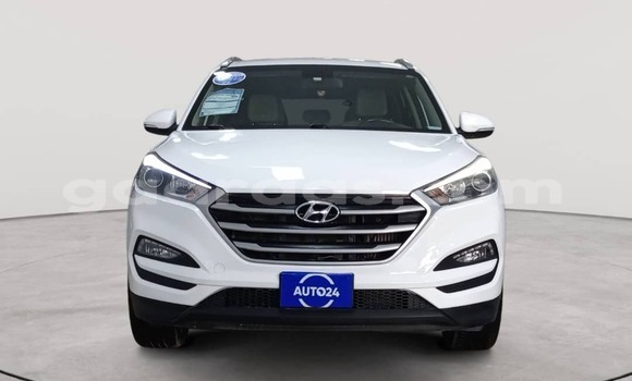 Buy Used Hyundai Tucson White Car in Dakar in Dakar