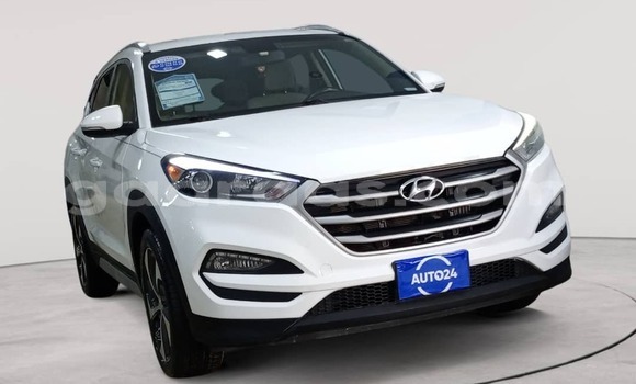 Buy Used Hyundai Tucson White Car in Dakar in Dakar Buy Used Hyundai Tucson White Car in Dakar in Dakar