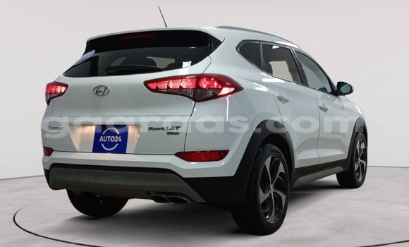 Buy Used Hyundai Tucson White Car in Dakar in Dakar Buy Used Hyundai Tucson White Car in Dakar in Dakar