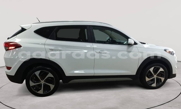 Buy Used Hyundai Tucson White Car in Dakar in Dakar Buy Used Hyundai Tucson White Car in Dakar in Dakar