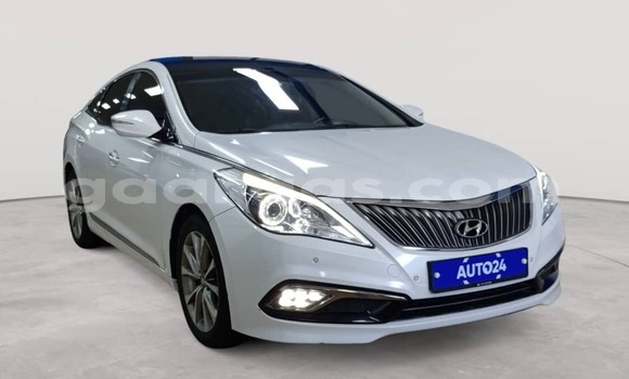 Acheter Occasion Voiture Hyundai Grandeur Blanc à Dakar, Dakar Acheter Occasion Voiture Hyundai Grandeur Blanc à Dakar, Dakar