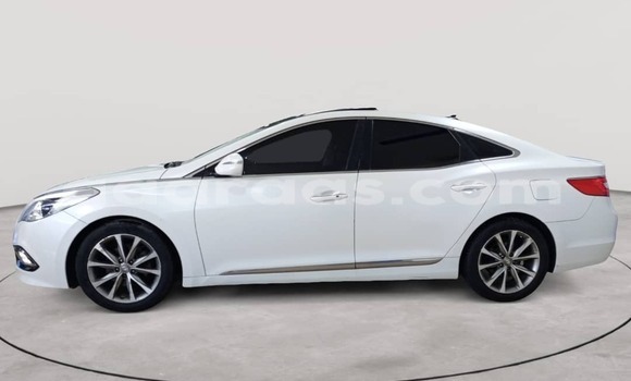 Acheter Occasion Voiture Hyundai Grandeur Blanc à Dakar, Dakar Acheter Occasion Voiture Hyundai Grandeur Blanc à Dakar, Dakar