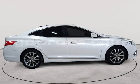 Acheter Occasion Voiture Hyundai Grandeur Blanc à Dakar, Dakar Acheter Occasion Voiture Hyundai Grandeur Blanc à Dakar, Dakar