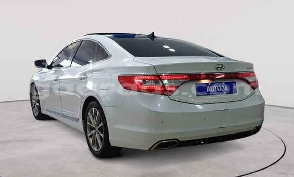 Acheter Occasion Voiture Hyundai Grandeur Blanc à Dakar, Dakar Acheter Occasion Voiture Hyundai Grandeur Blanc à Dakar, Dakar