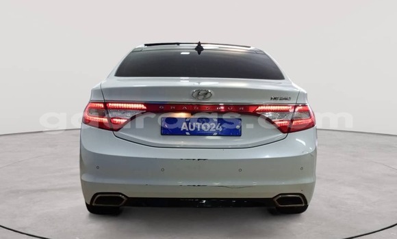 Acheter Occasion Voiture Hyundai Grandeur Blanc à Dakar, Dakar Acheter Occasion Voiture Hyundai Grandeur Blanc à Dakar, Dakar