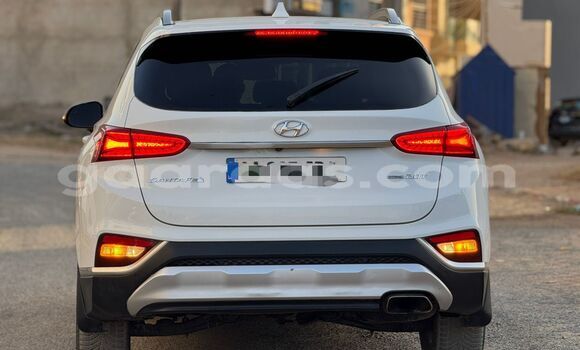 Buy Import Hyundai Santa Fe White Car in Dakar in Dakar Buy Import Hyundai Santa Fe White Car in Dakar in Dakar