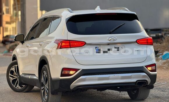 Buy Import Hyundai Santa Fe White Car in Dakar in Dakar Buy Import Hyundai Santa Fe White Car in Dakar in Dakar
