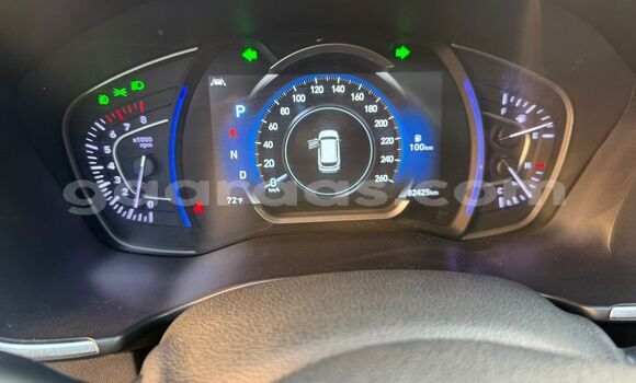 Buy Import Hyundai Santa Fe White Car in Dakar in Dakar Buy Import Hyundai Santa Fe White Car in Dakar in Dakar