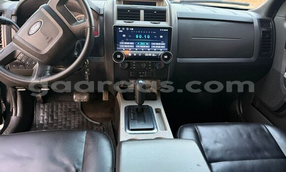 Acheter Occasion Voiture Ford Escape Noir à Dakar, Dakar Acheter Occasion Voiture Ford Escape Noir à Dakar, Dakar