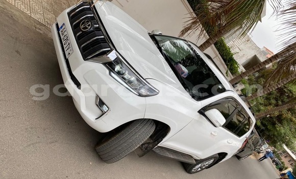 Dieundeu Occasion Toyota Prado White Auto in Dakar in Dakar Dieundeu Occasion Toyota Prado White Auto in Dakar in Dakar