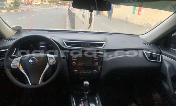 Dieundeu Occasion Nissan Rogue Beige Auto in Dakar in Dakar Dieundeu Occasion Nissan Rogue Beige Auto in Dakar in Dakar