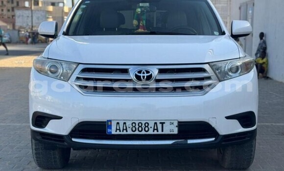 Dieundeu Occasion Toyota Highlander White Auto in Dakar in Dakar Dieundeu Occasion Toyota Highlander White Auto in Dakar in Dakar