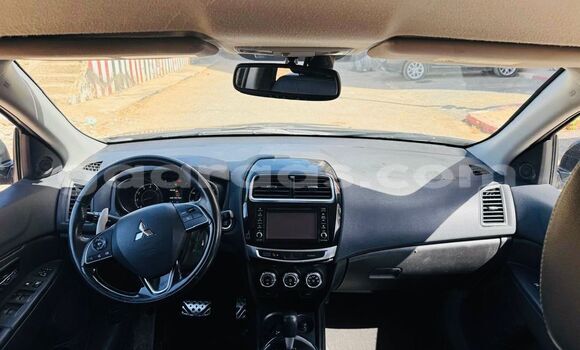 Buy Import Mitsubishi Outlander Silver Car in Dakar in Dakar Buy Import Mitsubishi Outlander Silver Car in Dakar in Dakar