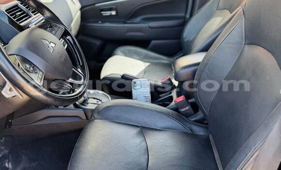 Buy Import Mitsubishi Outlander Silver Car in Dakar in Dakar Buy Import Mitsubishi Outlander Silver Car in Dakar in Dakar