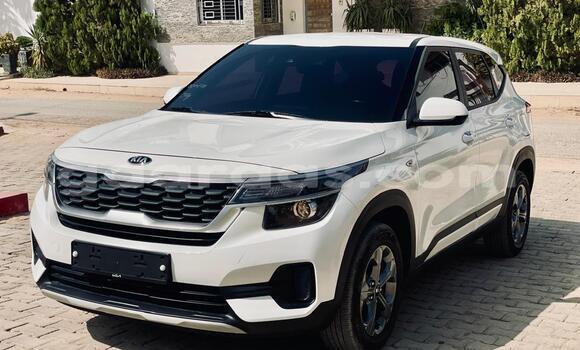 Buy Import Kia Sephia White Car in Dakar in Dakar Buy Import Kia Sephia White Car in Dakar in Dakar