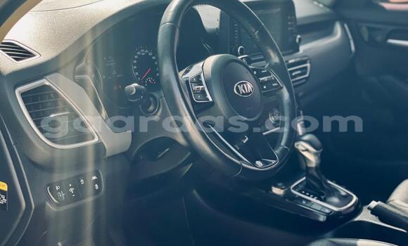 Buy Import Kia Sephia White Car in Dakar in Dakar Buy Import Kia Sephia White Car in Dakar in Dakar