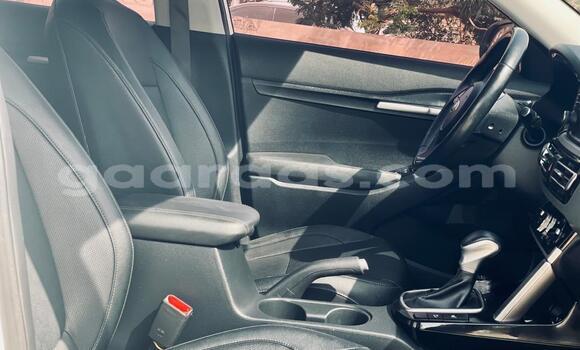 Buy Import Kia Sephia White Car in Dakar in Dakar Buy Import Kia Sephia White Car in Dakar in Dakar