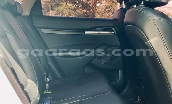 Buy Import Kia Sephia White Car in Dakar in Dakar Buy Import Kia Sephia White Car in Dakar in Dakar