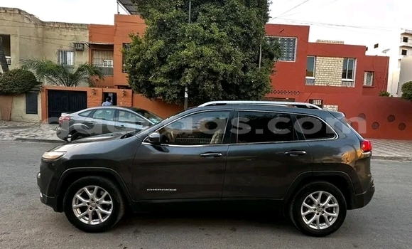 Acheter Occasion Voiture Jeep Cherokee Noir à Dakar, Dakar Acheter Occasion Voiture Jeep Cherokee Noir à Dakar, Dakar