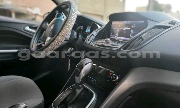 Acheter Occasion Voiture Ford Escape Bleu à Dakar, Dakar Acheter Occasion Voiture Ford Escape Bleu à Dakar, Dakar