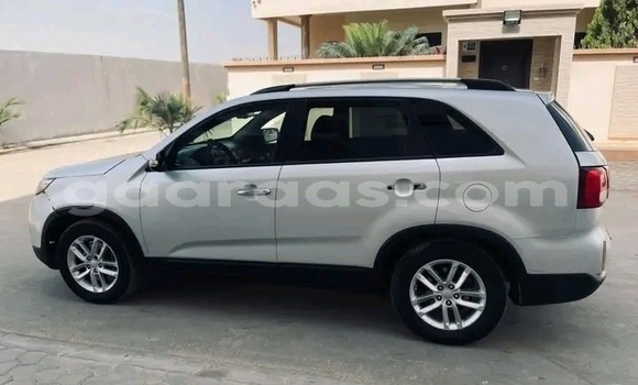 Dieundeu Occasion Kia Sorento White Auto in Dakar in Dakar Dieundeu Occasion Kia Sorento White Auto in Dakar in Dakar