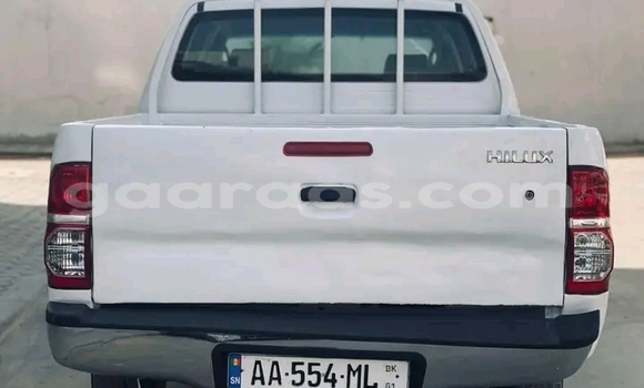 Buy Used Toyota Hilux White Car in Dakar in Dakar