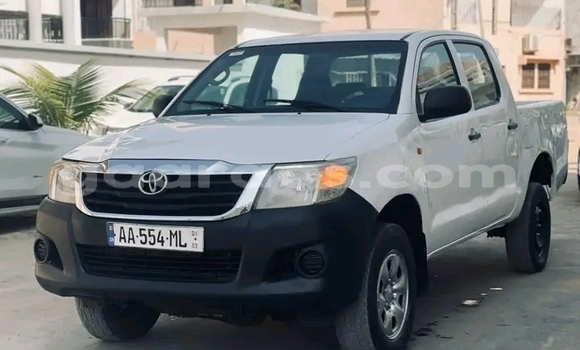 Dieundeu Occasion Toyota Hilux White Auto in Dakar in Dakar Dieundeu Occasion Toyota Hilux White Auto in Dakar in Dakar