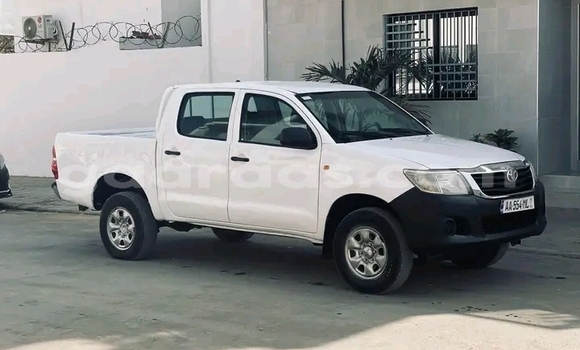 Dieundeu Occasion Toyota Hilux White Auto in Dakar in Dakar Dieundeu Occasion Toyota Hilux White Auto in Dakar in Dakar