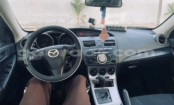 Dieundeu Occasion Mazda 3 White Auto in Dakar in Dakar