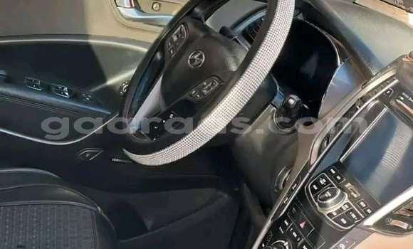 Buy Used Hyundai Santa Fe White Car in Dakar in Dakar Buy Used Hyundai Santa Fe White Car in Dakar in Dakar