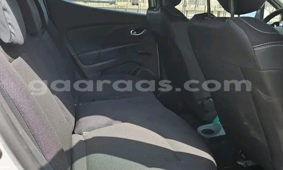 Buy Used Renault Clio White Car in Dakar in Dakar Buy Used Renault Clio White Car in Dakar in Dakar