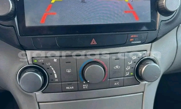 Buy Used Toyota Highlander White Car in Dakar in Dakar Buy Used Toyota Highlander White Car in Dakar in Dakar