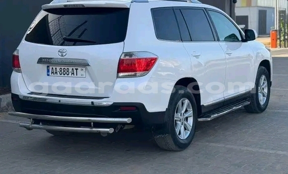 Buy Used Toyota Highlander White Car in Dakar in Dakar Buy Used Toyota Highlander White Car in Dakar in Dakar