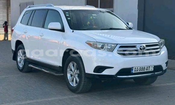 Buy Used Toyota Highlander White Car in Dakar in Dakar Buy Used Toyota Highlander White Car in Dakar in Dakar