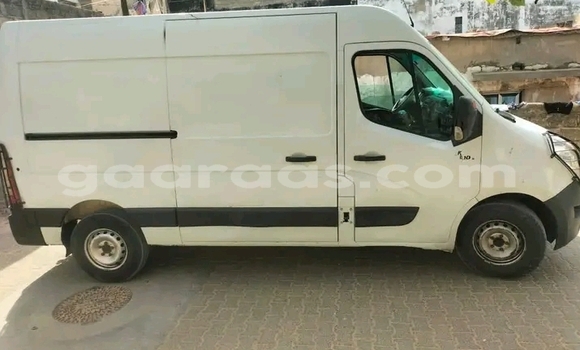 Dieundeu Occasion Renault Megane White Auto in Dakar in Dakar Dieundeu Occasion Renault Megane White Auto in Dakar in Dakar