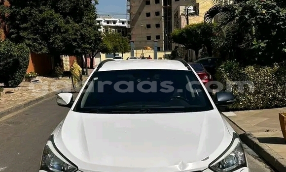 Dieundeu Occasion Hyundai Santa Fe White Auto in Dakar in Dakar Dieundeu Occasion Hyundai Santa Fe White Auto in Dakar in Dakar