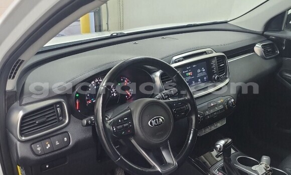 Buy Used Kia Sorento White Car in Dakar in Dakar Buy Used Kia Sorento White Car in Dakar in Dakar